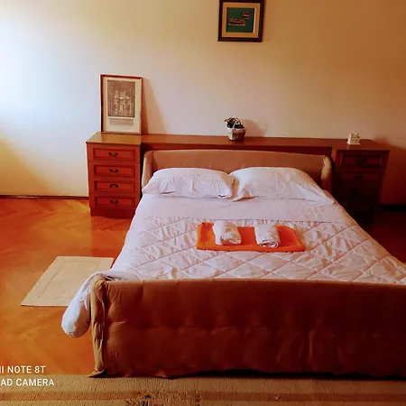 Dist Apartment *